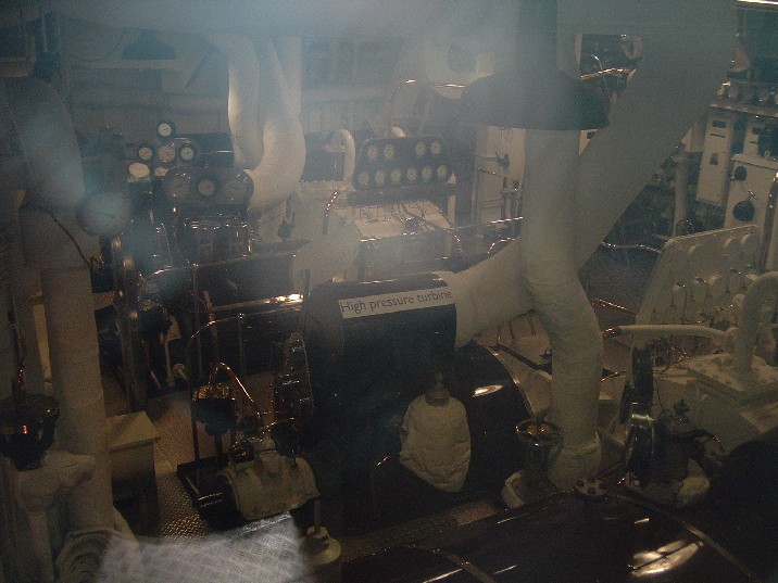 enginethroughglassflash.jpg